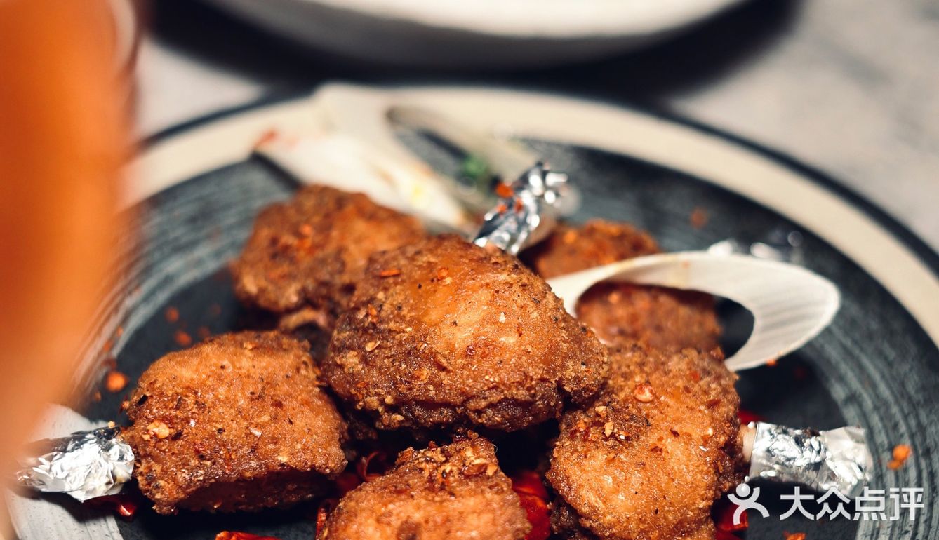 重庆探店｜一起去氛围感拉满高空酒吧吹吹秋天的风吧🌃