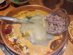 -洱火云南酸菜牛肉火锅(石景山当代商城店)