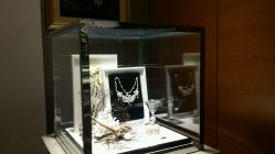 -北京七彩云南翡翠珠宝旗舰店(月坛店)