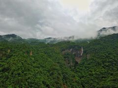 -燕子河大峡谷天坑仙境