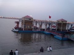 -人民防洪胜利纪念塔