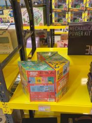 -卡通派潮品玩具折扣仓(青岛新城吾悦广场店)