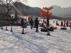 -济南卧虎山滑雪场