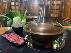 -果松木炭酸菜铜火锅·外婆参鸡汤