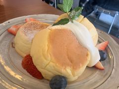 莓果奶油芝士舒芙蕾松饼-UPPER KITCHEN(延安路店)