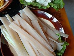 -憨孃孃·重庆老火锅(红山黑金店)