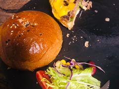 -HIGH FIVE哈福手工汉堡(桂林路店)