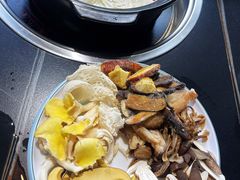 -野菌皇海景野生菌火锅(滨海大道店)