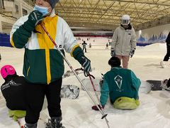-乔波室内滑雪场