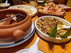 -老滇山寨•云南特色菜•地方菜•民族风情歌舞表演(金碧店)