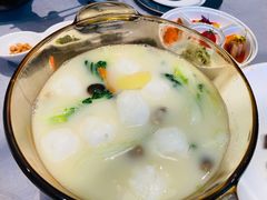 奶白菜煮手打墨鱼丸子-花锦堂·隐庐