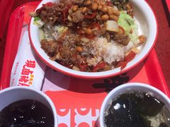 小炒黄牛肉饭-猪角·闽南猪脚饭(上梅林店)