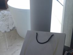 后面是浴室哦，落地大窗，灵的。。。-裕景大饭店