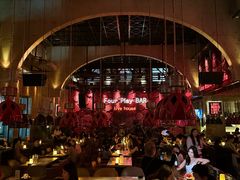 -FOUR PLAY BAR