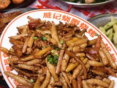 -威记烧嘢·南宁烧烤·超级生牛(绿地店)