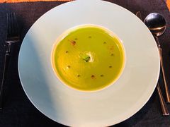 西葫芦瓜汤配扇贝刺身及黑鱼子酱-AZUL by FUEL蓝色·法式酒馆(琶醍店)