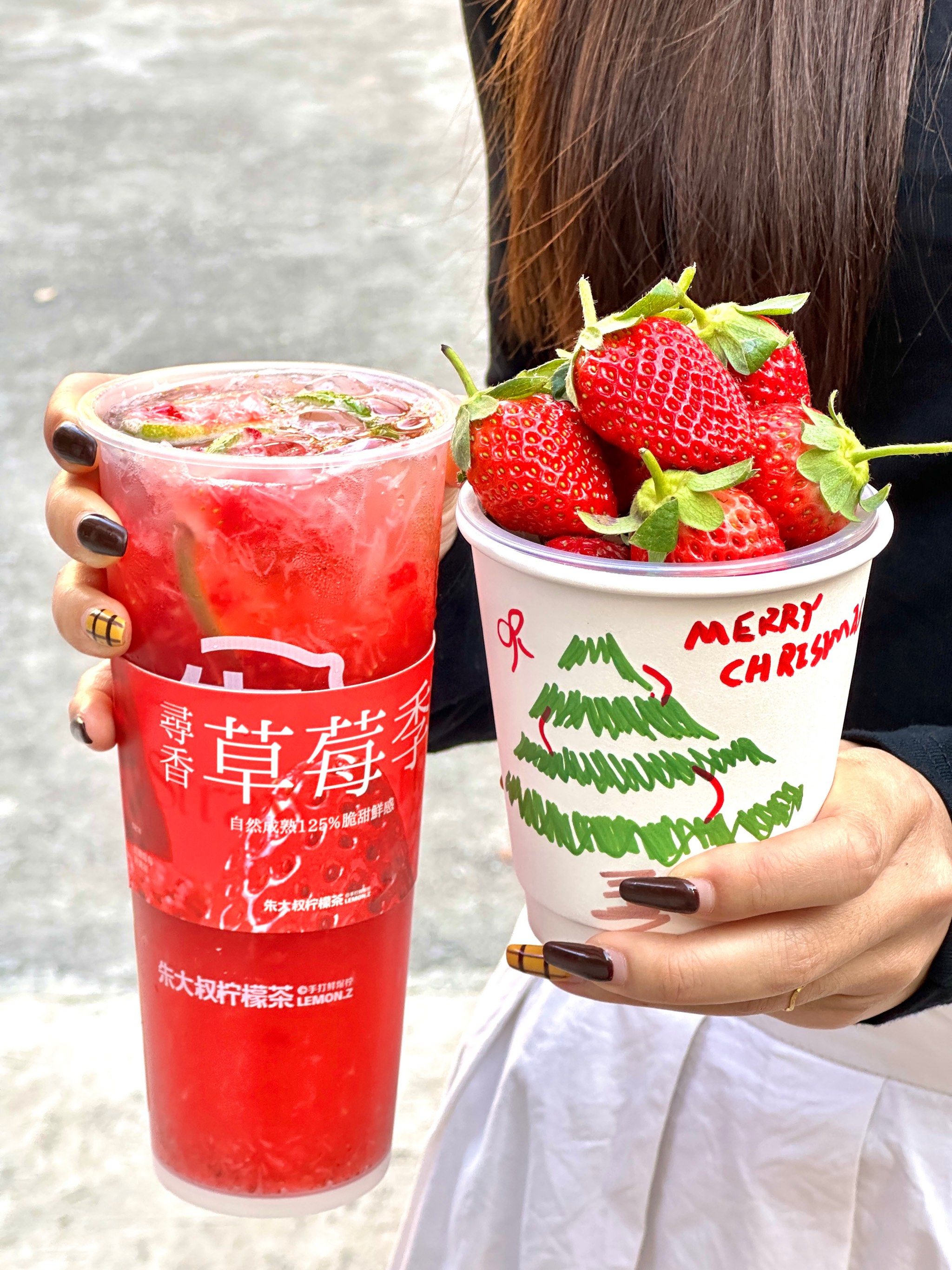 n-
 草莓冰柠茶 🍓🍋🥤
 鲜橙草莓