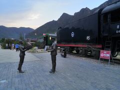 -百里峡七彩艺术小镇