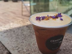 芭乐流沙美式-CEMENT·coffee bar (凤凰创意园店)