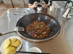 -粘豆包柴火铁锅炖