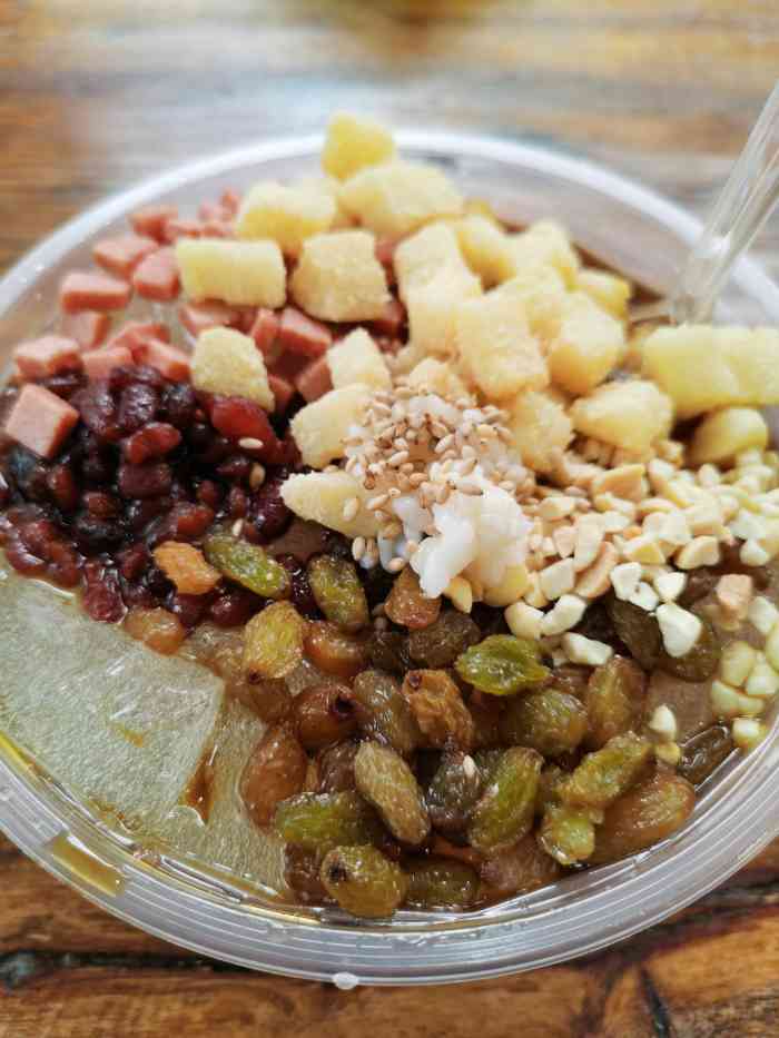 吃的雪花冰粉,放的冰糖,味道依然不错.