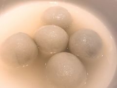 荠菜肉汤团-两户人家农家乐