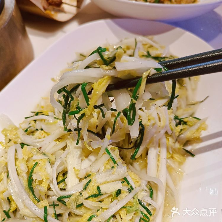 本碳水胃表示一份手工拉面不够吃！大盘鸡鸡肉可以少一点[抱拳]