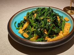 菠菜拌面筋-耶里夏丽·丝路新疆菜·清真食品(徐汇南丹东路臻选店)