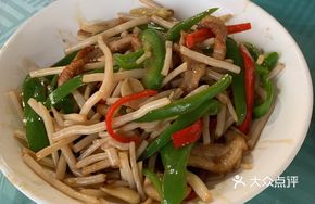Chrysanthemum Heart Stir-Fried Pork Neck