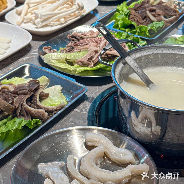人均不过百!正佳新开的粥底火锅敲!