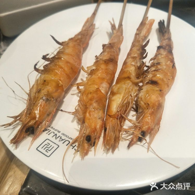 有生肉，有水果，有饮料，分别分区