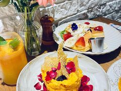 -304/BRUNCHRESTAURANT