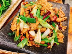宣威小炒肉-滇香肴·云南菜蒸汽石锅鱼(云南北路店)