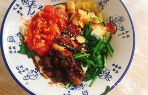 Sauce-Flavored Beef Noodles
