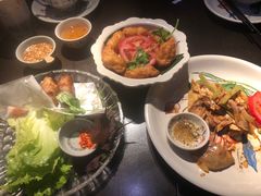 -大头虾越式风味餐厅(光明广场店)