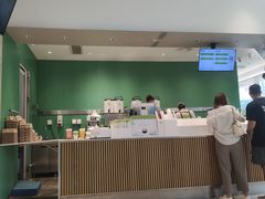 -奈雪的茶(优特汇店)