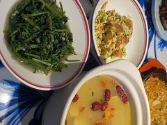 -川流不息·地道川菜·小龙虾(新松江路店)