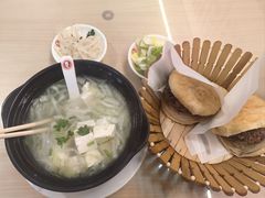-闫家驴肉老店(华电一校店)