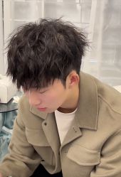 -海文先生国潮烫染男士理发馆