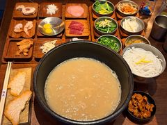 -银米·云南传统过桥米线(双廊黑金冠店)