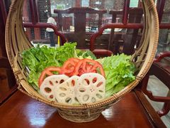素菜拼盘-志晖园圆子鸡·辣子鸡(阳光店)