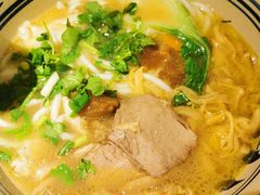 -鑫花溪牛肉米粉(东环大润发店)