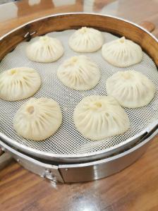 第一个菜桶子鸡,味道很不错～最喜欢开封的灌汤包,果然这家的包子没有