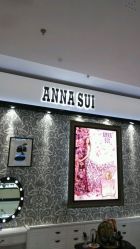 -ANNA SUI