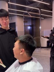 -PE SALON 