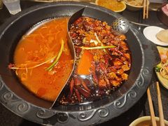 -宽板凳老灶火锅(台湾街店)