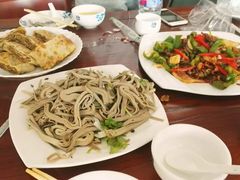 -溢心园香河肉饼总店