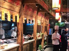 大堂-野山舂·贵州现舂酸汤火锅(鸿通城店)