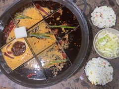 -正南齊北重庆老火锅(光华村直营店)