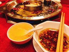 -山城年华老火锅(玉林店)